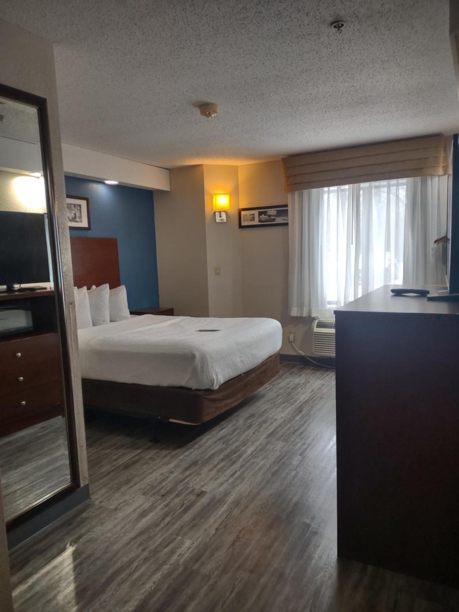 Baymont By Wyndham Flat Rock Hotel Buitenkant foto