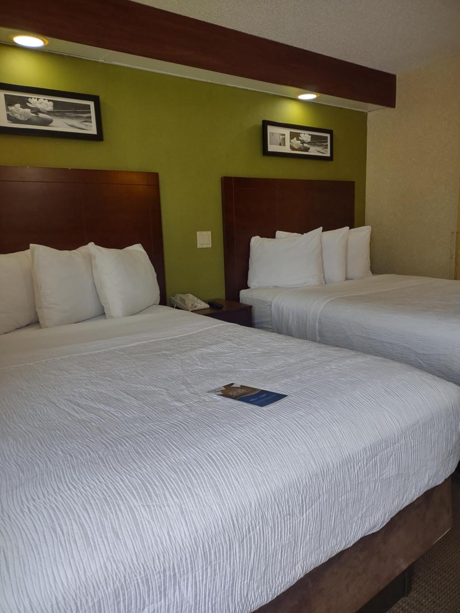 Baymont By Wyndham Flat Rock Hotel Buitenkant foto