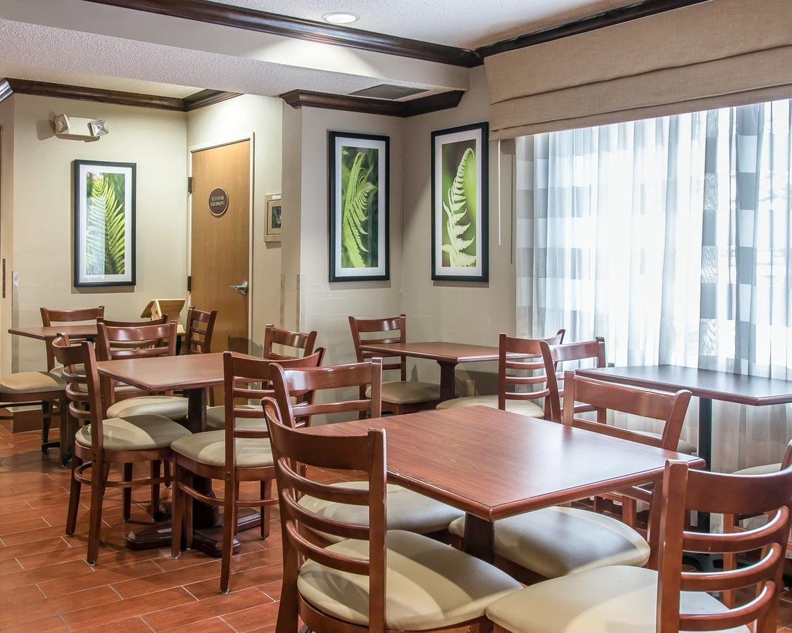 Baymont By Wyndham Flat Rock Hotel Buitenkant foto