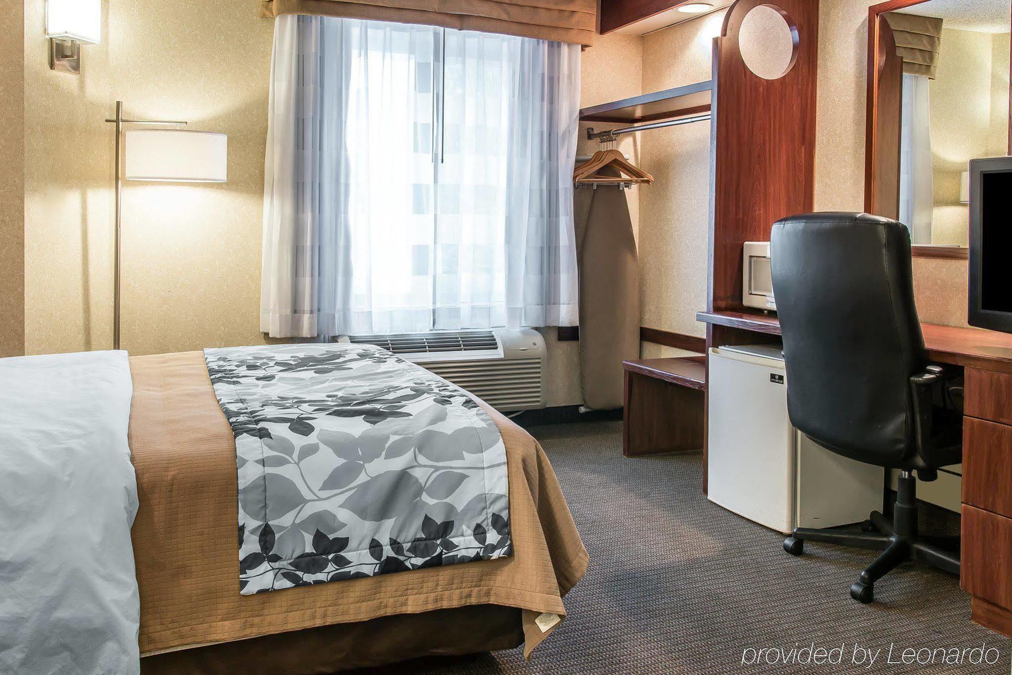 Baymont By Wyndham Flat Rock Hotel Buitenkant foto