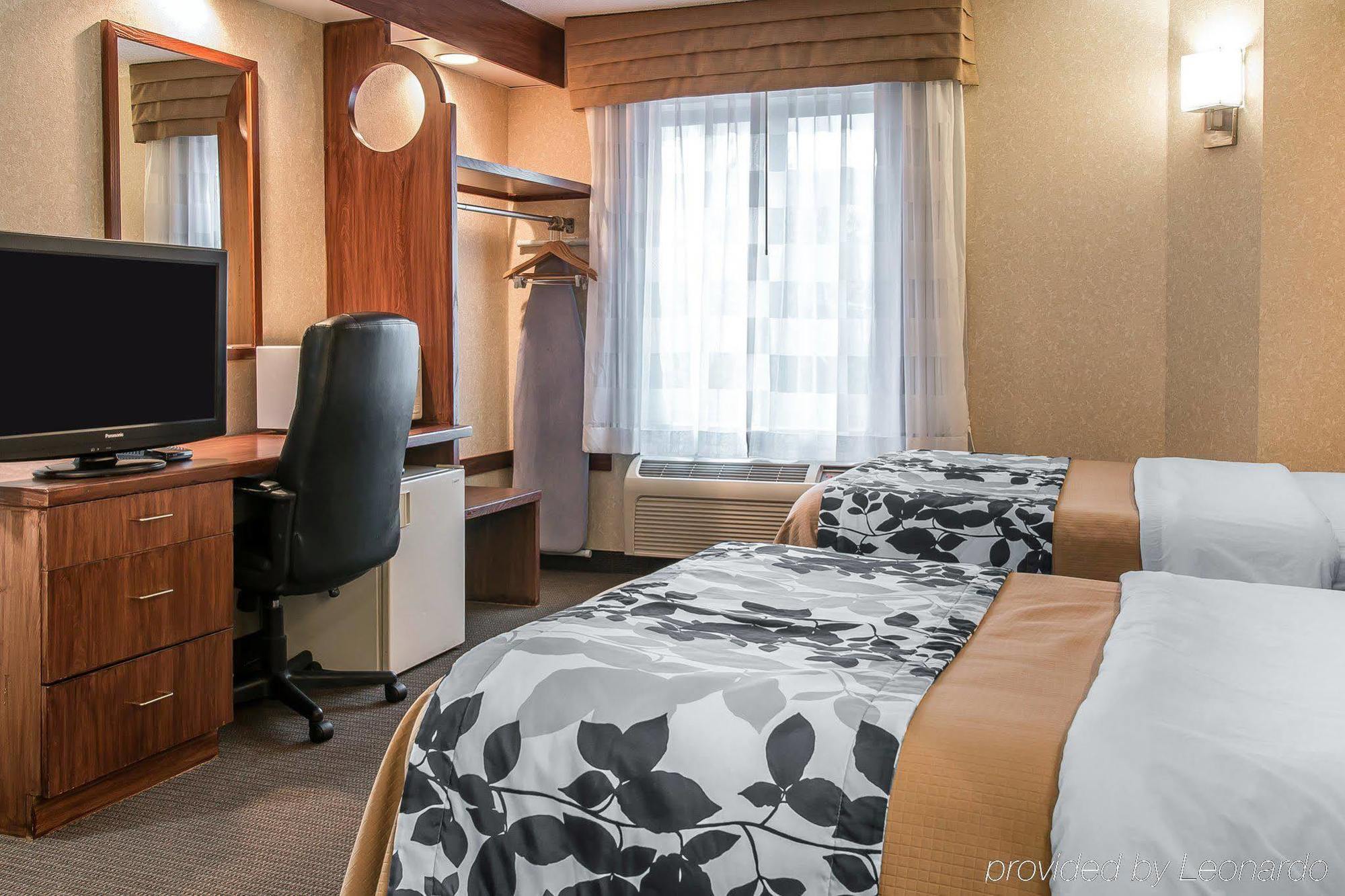 Baymont By Wyndham Flat Rock Hotel Buitenkant foto